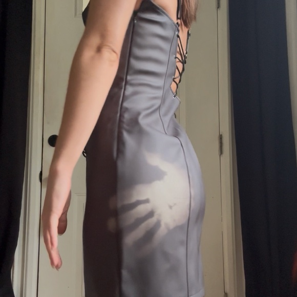 Heat Reactive Dress 🔥 - Picture 10 of 14